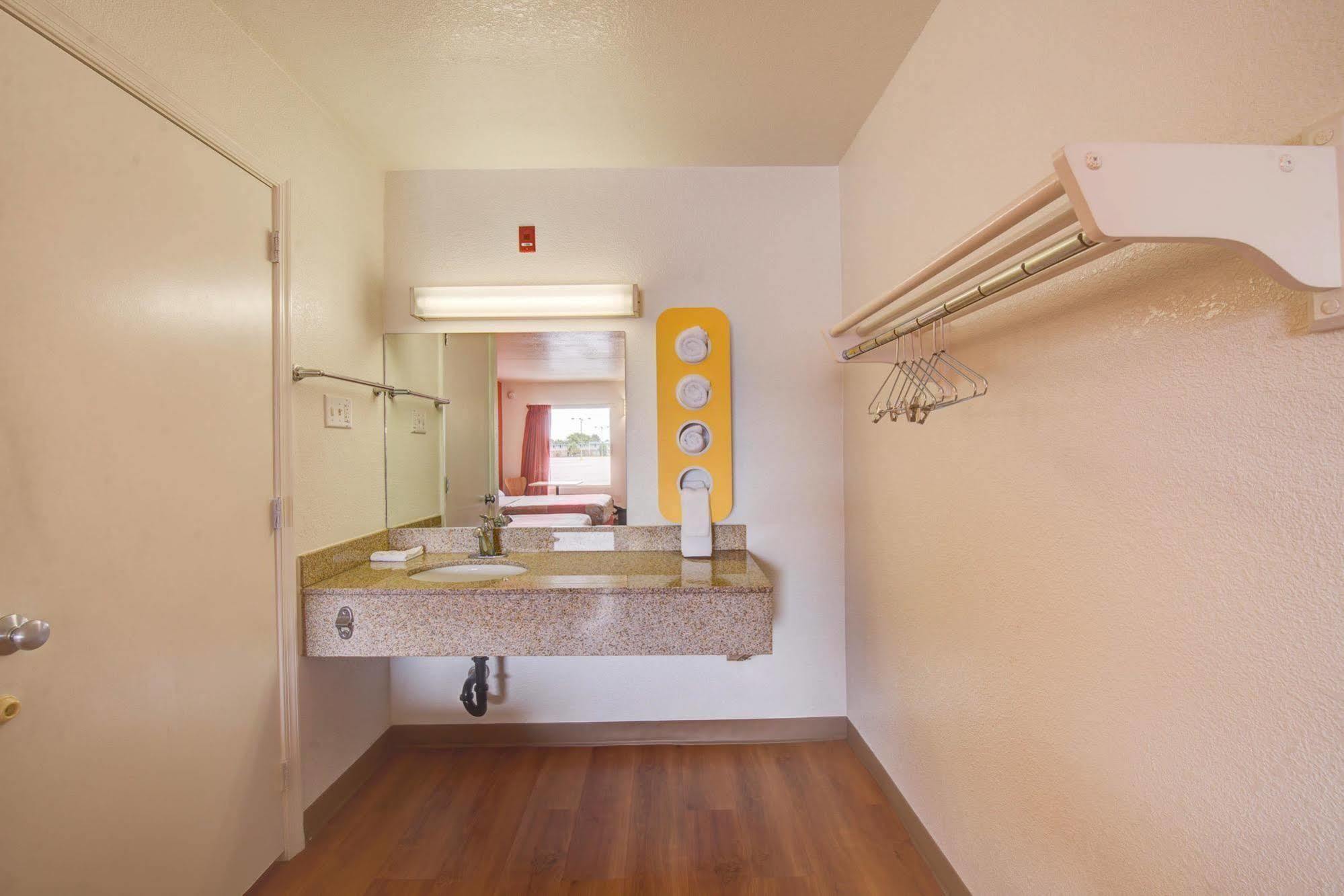 Motel 6-Norfolk, Va Екстериор снимка